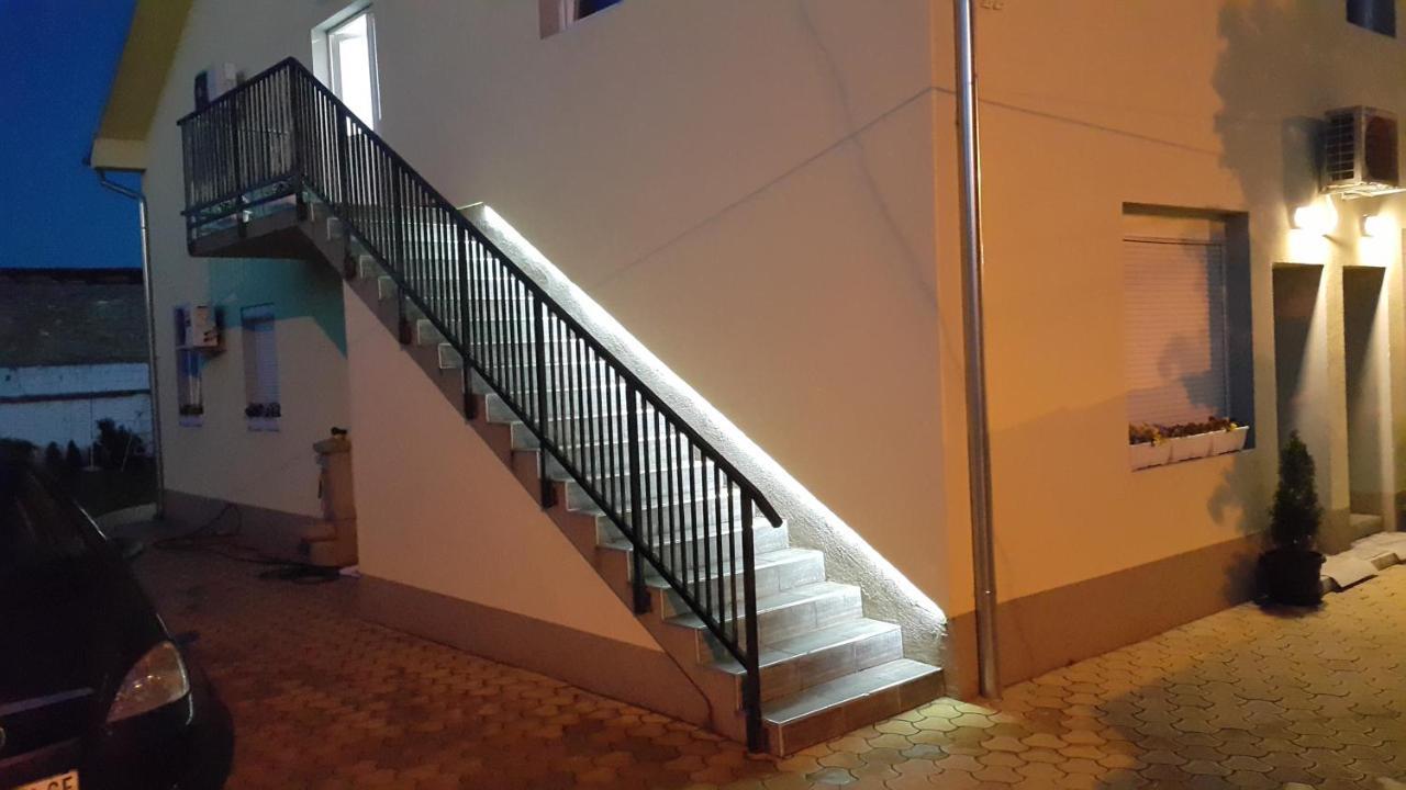 Zen Apartmani Novi Sad Buitenkant foto